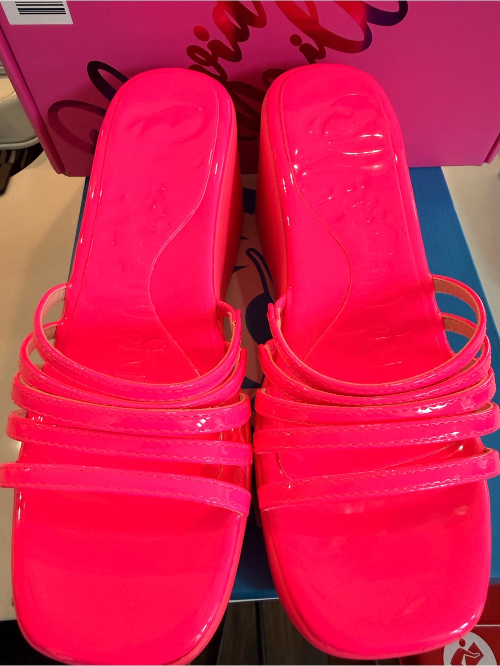 New Women’s Olivia Miller Neon Pink Multi-Strap Slide Sandals - Picture 2 of 6